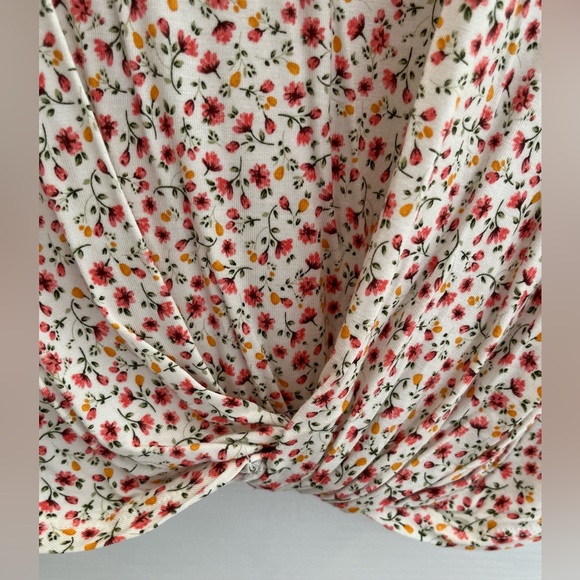 SO Floral Top, Women’s Size Large NWOT - Picture 2 of 5